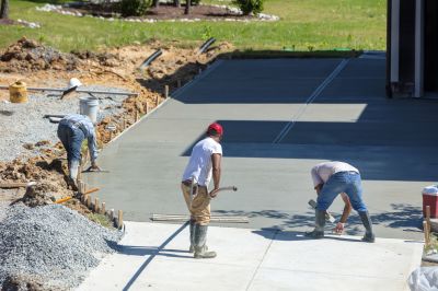 Local Driveway Paving pros at work